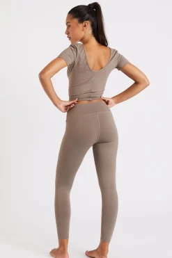 T-shirt Bruin MANTRA WELLNESS